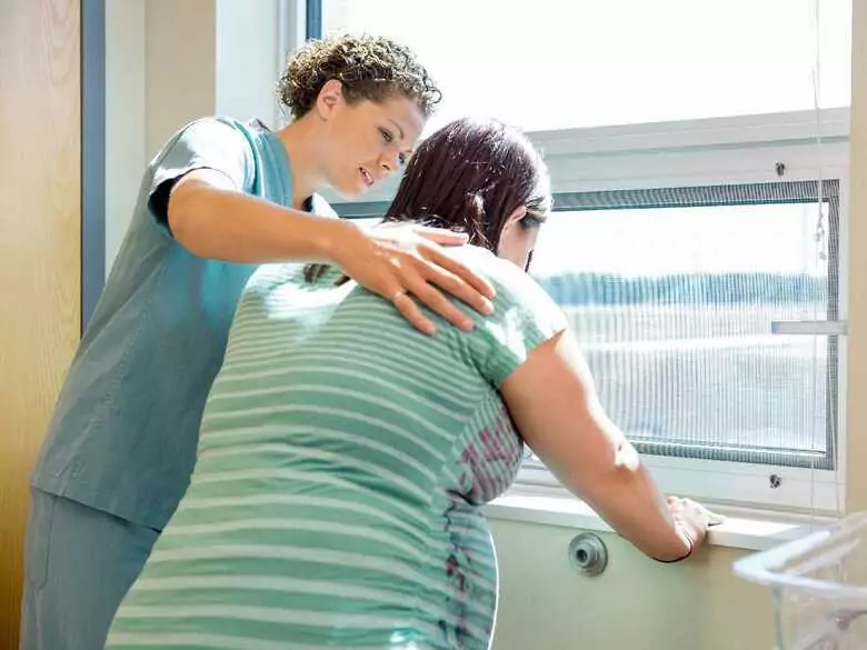 Progesteron a ryzyko porodu przedwczesnego w ciąży bliźniaczej