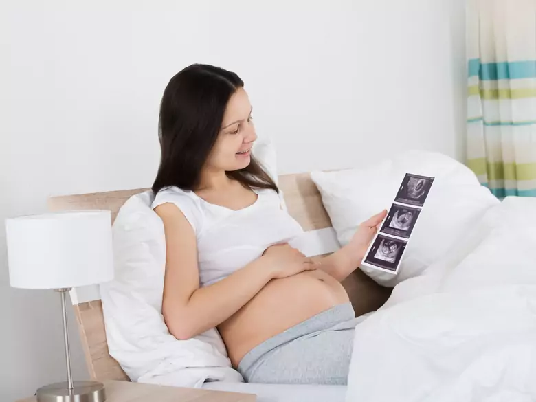 Jaka jest najlepsza pozycja do spania w ciąży?