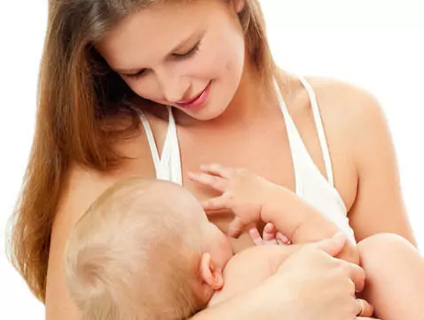 Wyzwania związane z karmieniem piersią - czy Polki chcą karmić piersią swoje maleństwa?