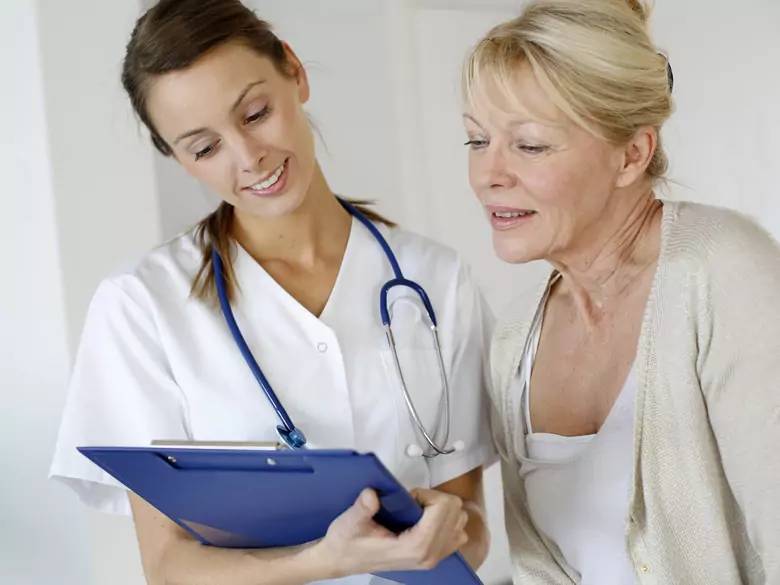 Hormonalna terapia zastępcza – na czym polega, wskazania, przeciwwskazania